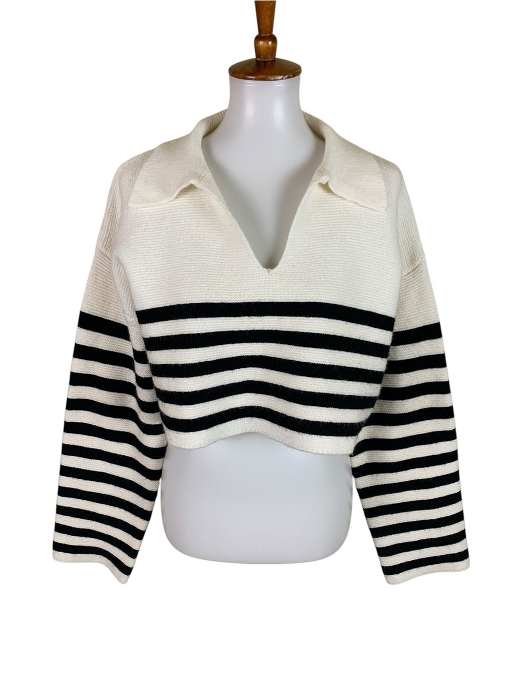 Isalis Crescent Black White Striped Collared Cropped Knit Sweater Womens Medium
